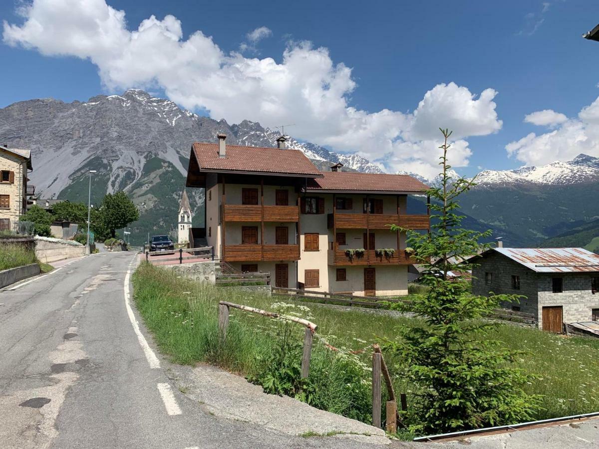Appartamento Piccola Residenza by Holiday World Oga Esterno foto